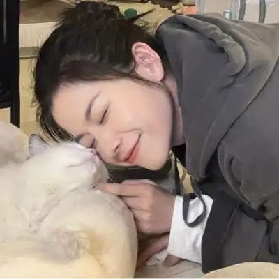 自律好看温柔系女生头像真人