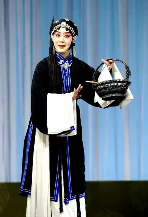 大美青衣—李胜素