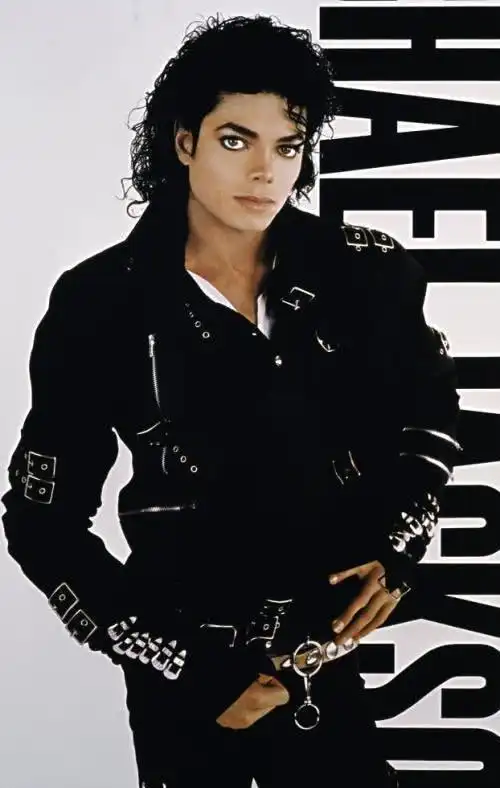 美国有天王杰克逊韩国有舞王权志龙我们中国有最厉害的他