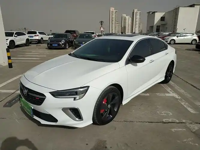 别克君威2020款20t自动28t精英型国Ⅵ