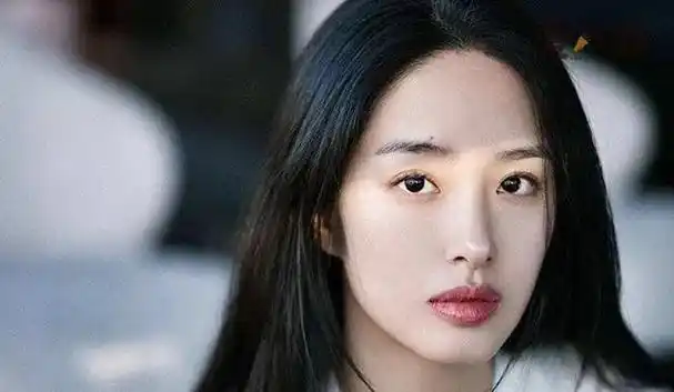 "男看鼻女看嘴",5位厚嘴唇女星,初看不习惯越看越喜欢