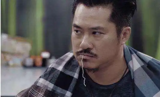 后来转战商圈的邵仲衡凭借着多年来积攒的人气,将自己的商业帝国经营