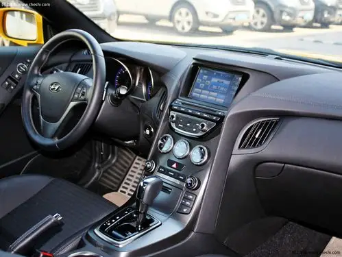 2012款 劳恩斯-酷派 2.0t brembo版中控方向盘