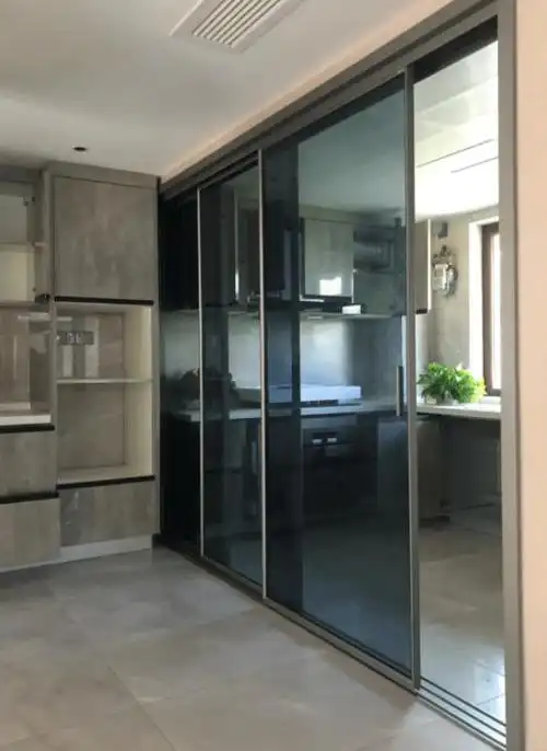 厨房推拉门,选吊轨还是地轨好?我换了3扇门,讲讲使用体验