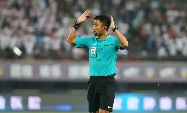 北青评3名中国裁判跻身世界杯:给深处困局的中国足球注入强心针|中国