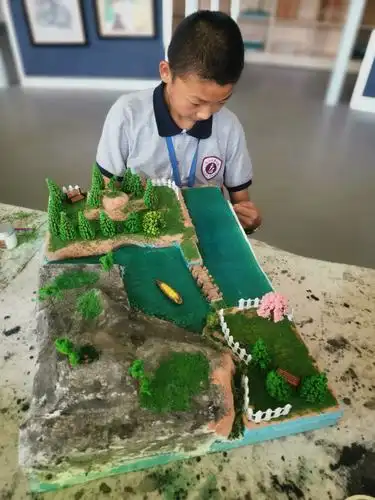 美术选修课《沙盘小制作》成果展