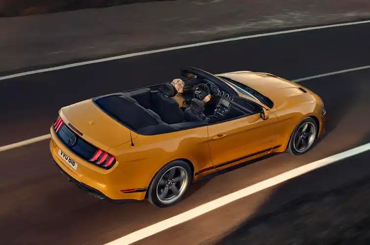 福特野马加州限量版敞篷车