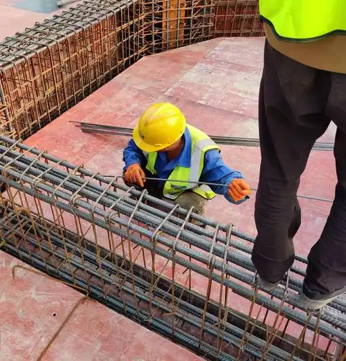 b区三层核心筒位置顶板钢筋绑扎