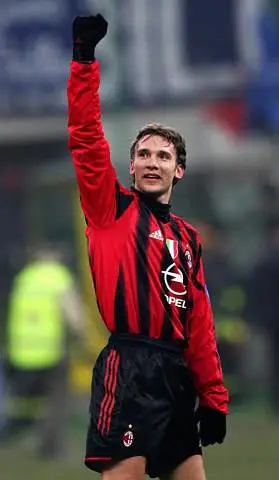 图文:ac米兰2-1拉齐奥 舍瓦振臂庆祝本队获胜