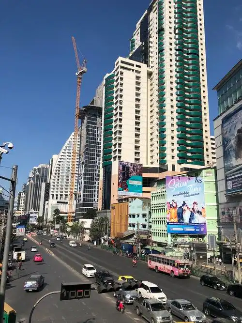 自由活动的一天 去了曼谷市中心商场去逛街 又去了网红餐厅打卡 泰国