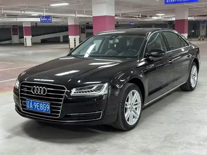 奥迪a82018年一手车14万公里