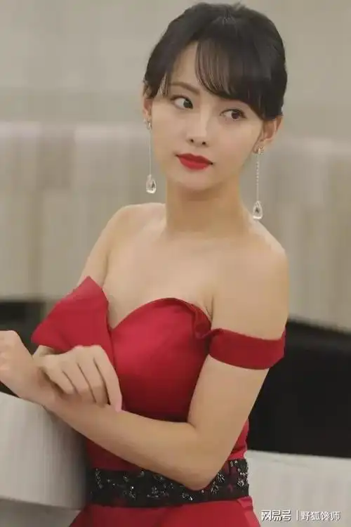 张嘉倪推荐的艾美适牙膏,由张嘉倪代言的,专为敏感牙齿而设计.