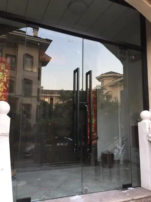 专业制作铝合金门窗,办公室隔断,厂房隔断,阳光房,地弹簧门,移门,淋浴