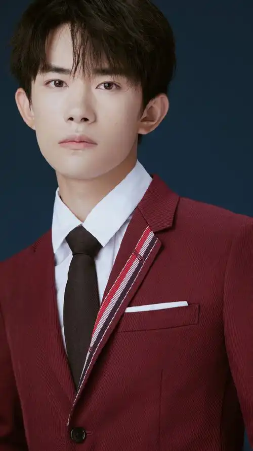 tfboys四字弟弟——易烊千玺,越来越有男人味了