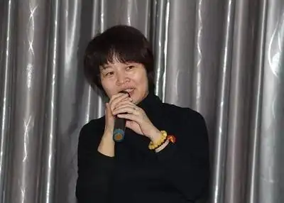 灞桥区文旅体育局局长张莹代表全局干部职工对各位来宾表示了节日的