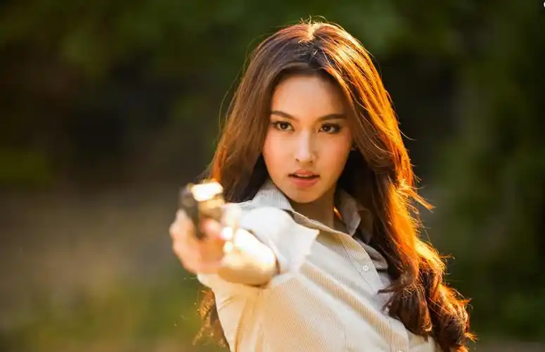 泰国最美变性人宝儿不止人美 还是学霸