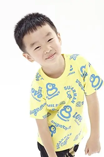 杨阳洋独自带娃宛若小大人完成任务不忘安抚姐姐