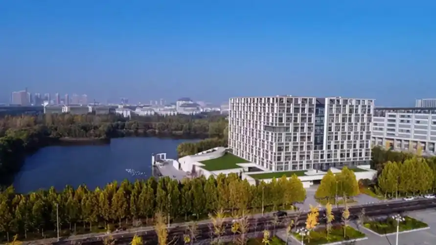 河南财经政法大学校园图片「河南财经政法大学招生官网」