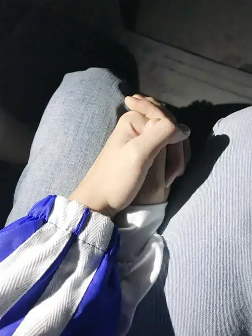 我和林楚宜的牵手照嘻嘻