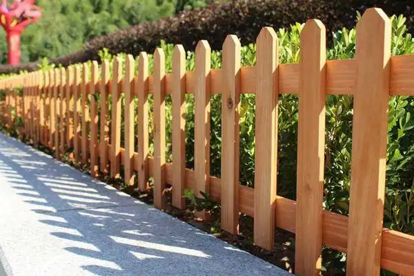 青岛防腐木栅栏