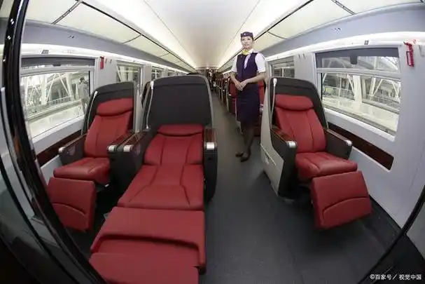 在高铁上,特等座和一等座是两种不同的座位类型,它们之间的区别不仅仅