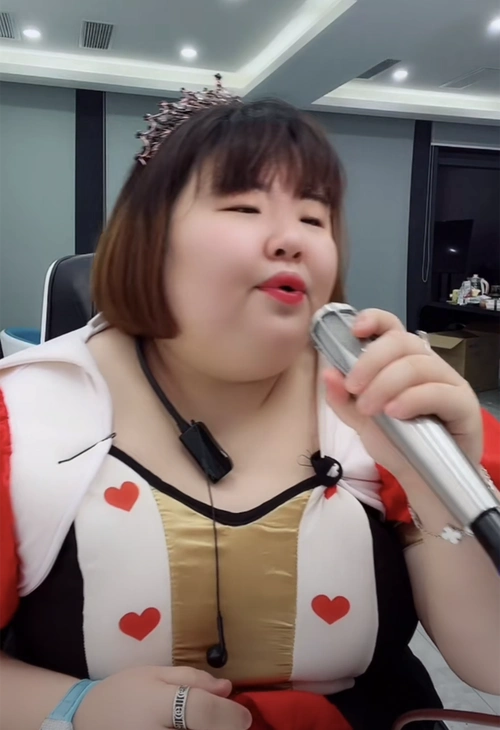 204斤大萌官宣明年结婚房和车都有了师父白小白会当证婚人