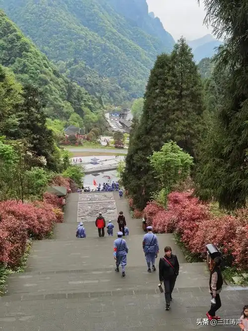 娄山关雄关漫道真如铁