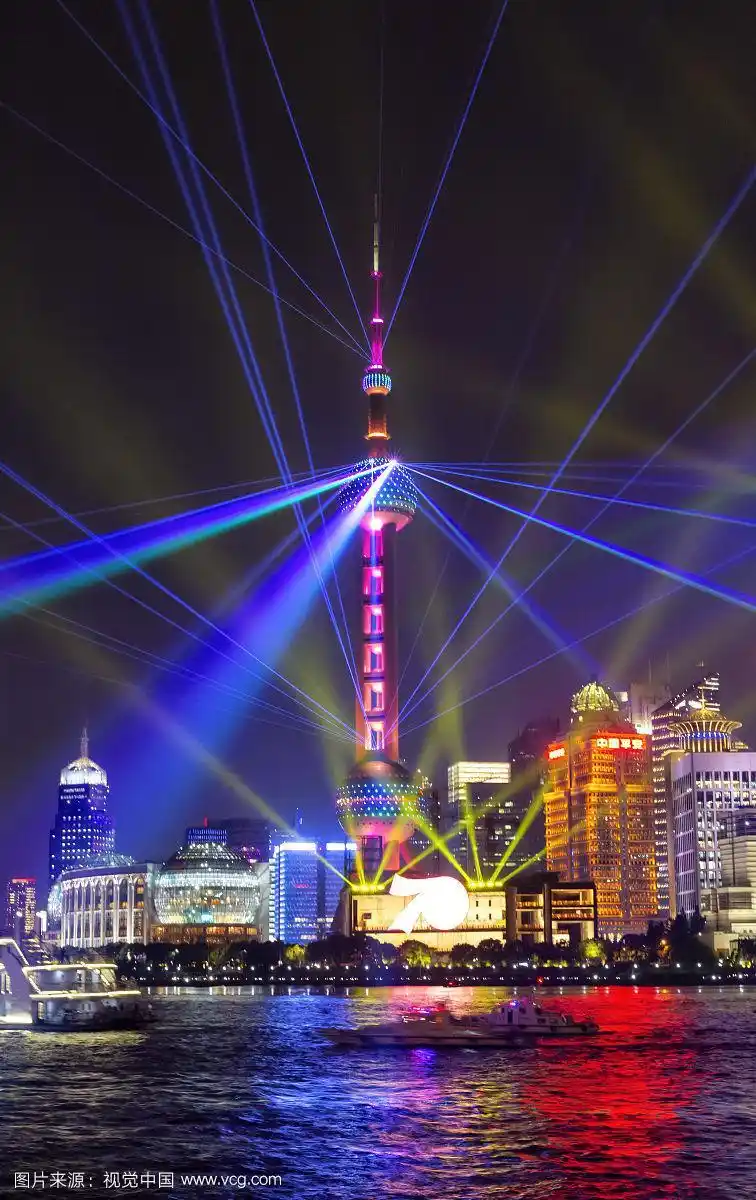 上海东方明珠夜晚灯光秀