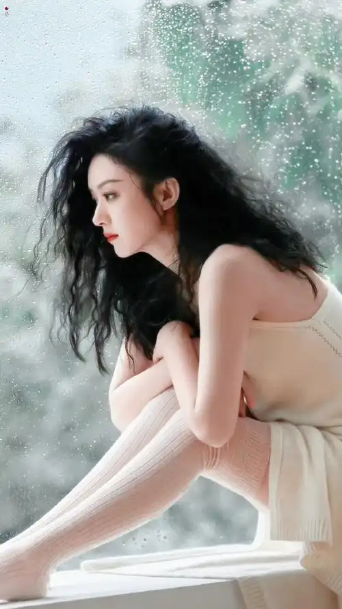 赵丽颖超话zly#赵丽颖溯秋见林氛围感大片#【杂志×修图12p】9595