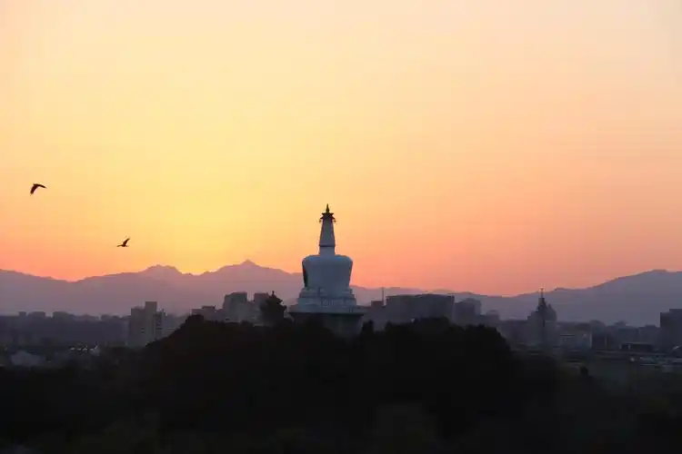 白塔寺日落摄于景山公园