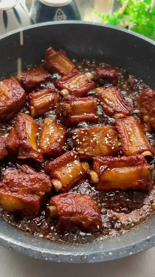 糖醋排骨怎么做才好吃呢呢 糖醋排骨怎么做才好吃呢又嫩又香呢