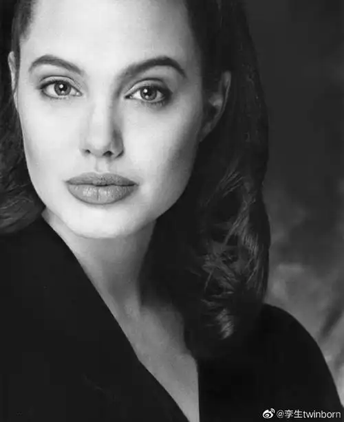 自己是个女孩是一件很有趣的事情,我被告知我有很多问题然后需要改,让