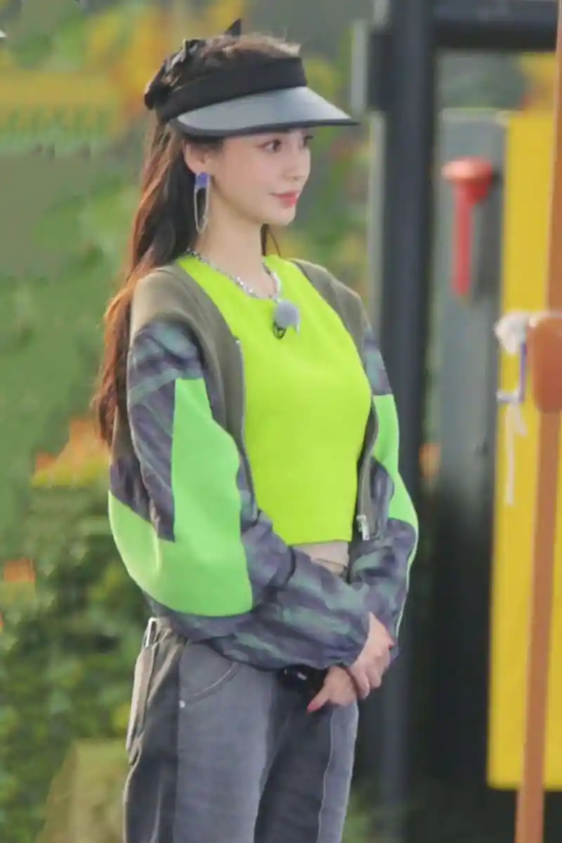 杨颖新造型冲上热搜榜!