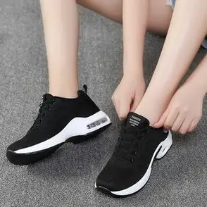 女士休闲运动鞋波鞋百搭透气增高气垫鞋2021新款女装韩版网鞋黑色
