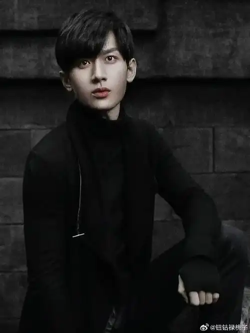 成毅×傅诗淇补一下张起灵帅照一代果果眼光太好了#成毅