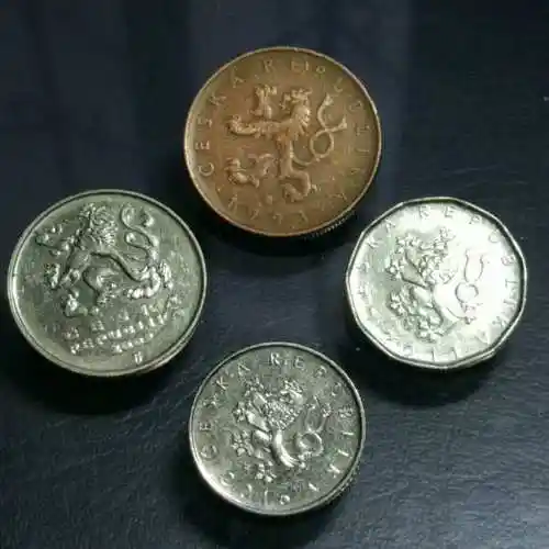 捷克硬币一套四枚含高值10克朗保真假一赔十