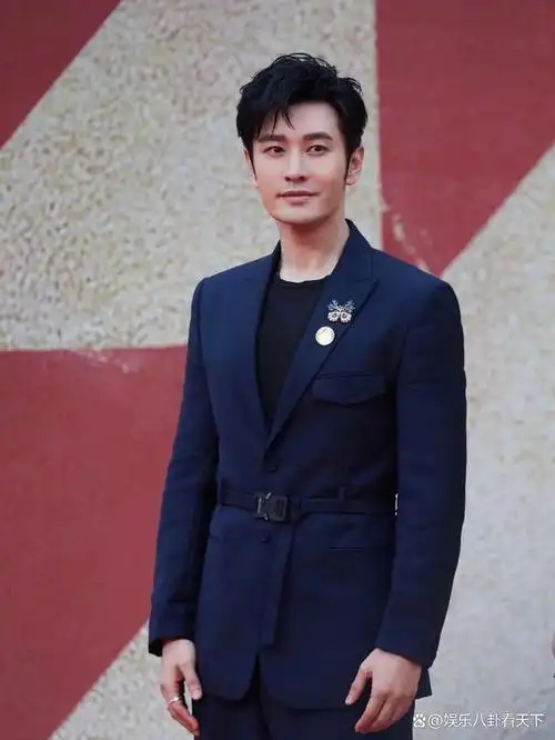 八,于波(99级)于波曾是钓鱼台的保镖,后经人介绍考入北电,与杜淳