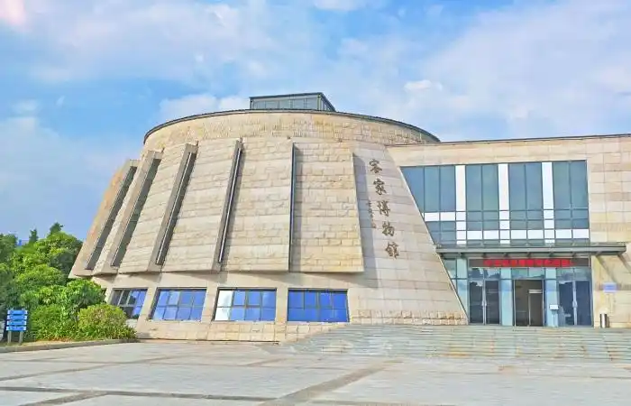 中国客家博物馆:客家人寻根问祖和文化交流的平台