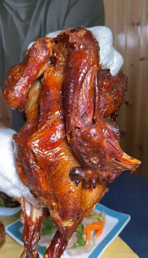 火了莱州新开土窑坑烤烤大公鸡399元1只太实惠了速抢