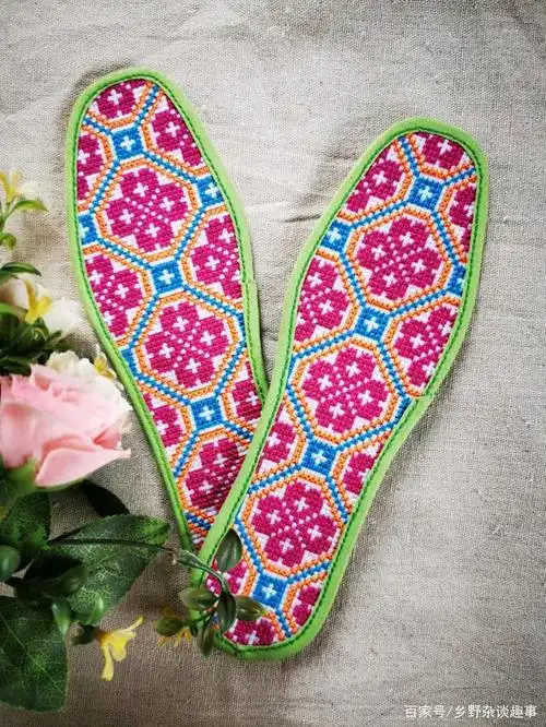 请您欣赏庆阳手工传统鞋垫
