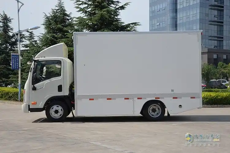 大运e3系列 136马力 4.2米纯电动厢式轻卡