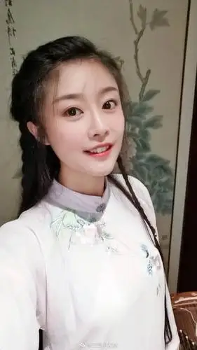 玉面小嫣然 玉面小嫣然超话 我笑起来真好看~ 像春天的花一样