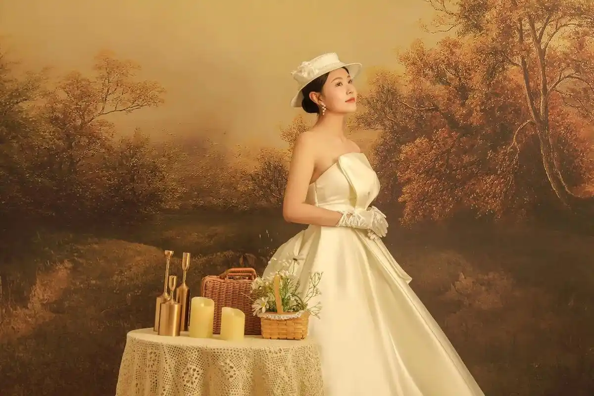 油画质感复古室内婚纱照#婚纱照风格推荐 #沁阳婚纱照 #沁阳 - 抖音