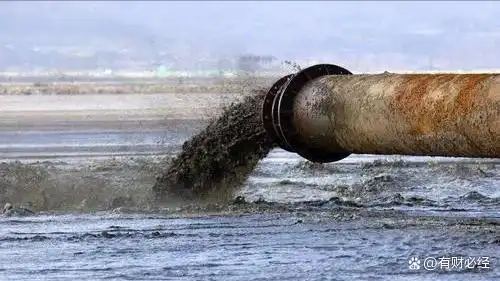 往往忽略了自身生产过程对周边生态环境的破坏,不断排放工业废水,废气