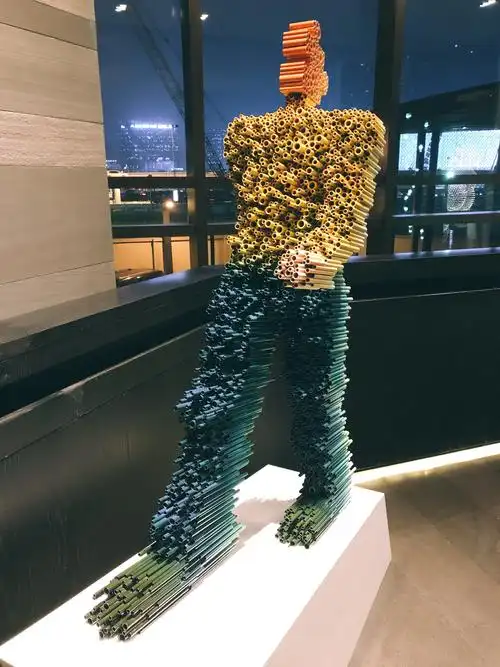 郑州建业艾美酒店,一座巨大的装置艺术作品