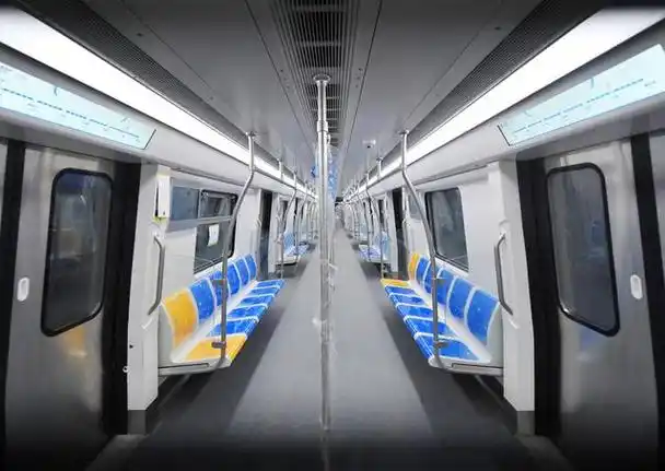 北京地铁17号线车厢内部.新京报记者 王贵彬 摄