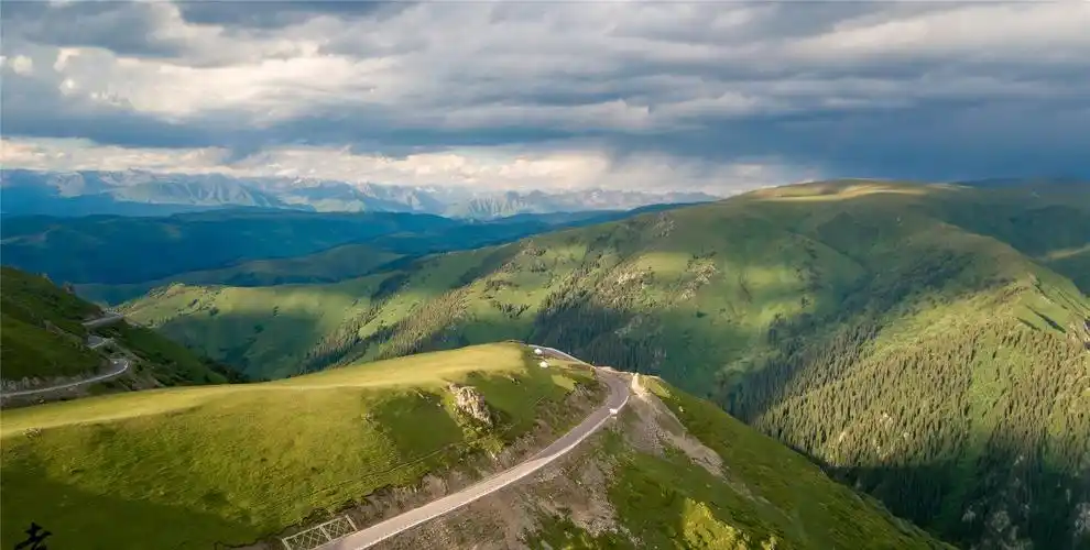 慢享风景亲身体验独库公路揭秘为什么被称为最美公路