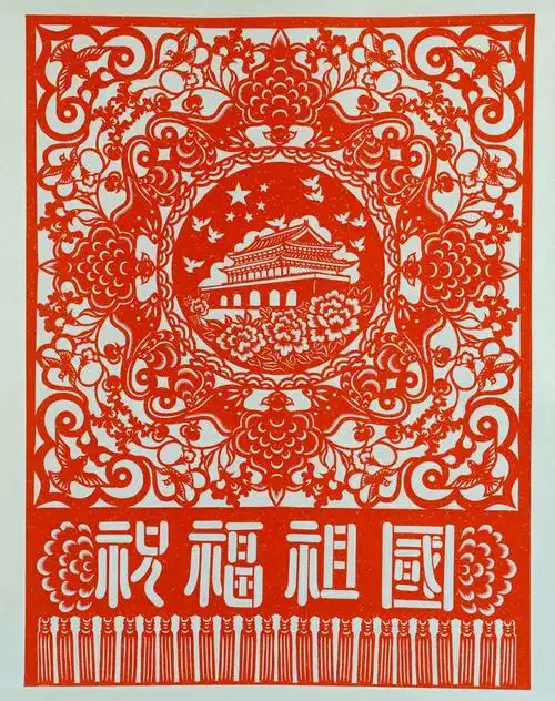 刘淑华的剪纸作品《大花轿》.