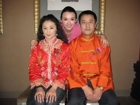 乡村爱情香秀扮演者_乡村爱情里的香秀_乡村爱情圆舞曲香秀