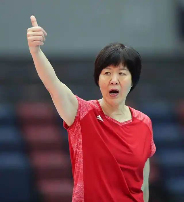 郎平中国女排打俄罗斯挺艰苦六强赛打谁都去拼